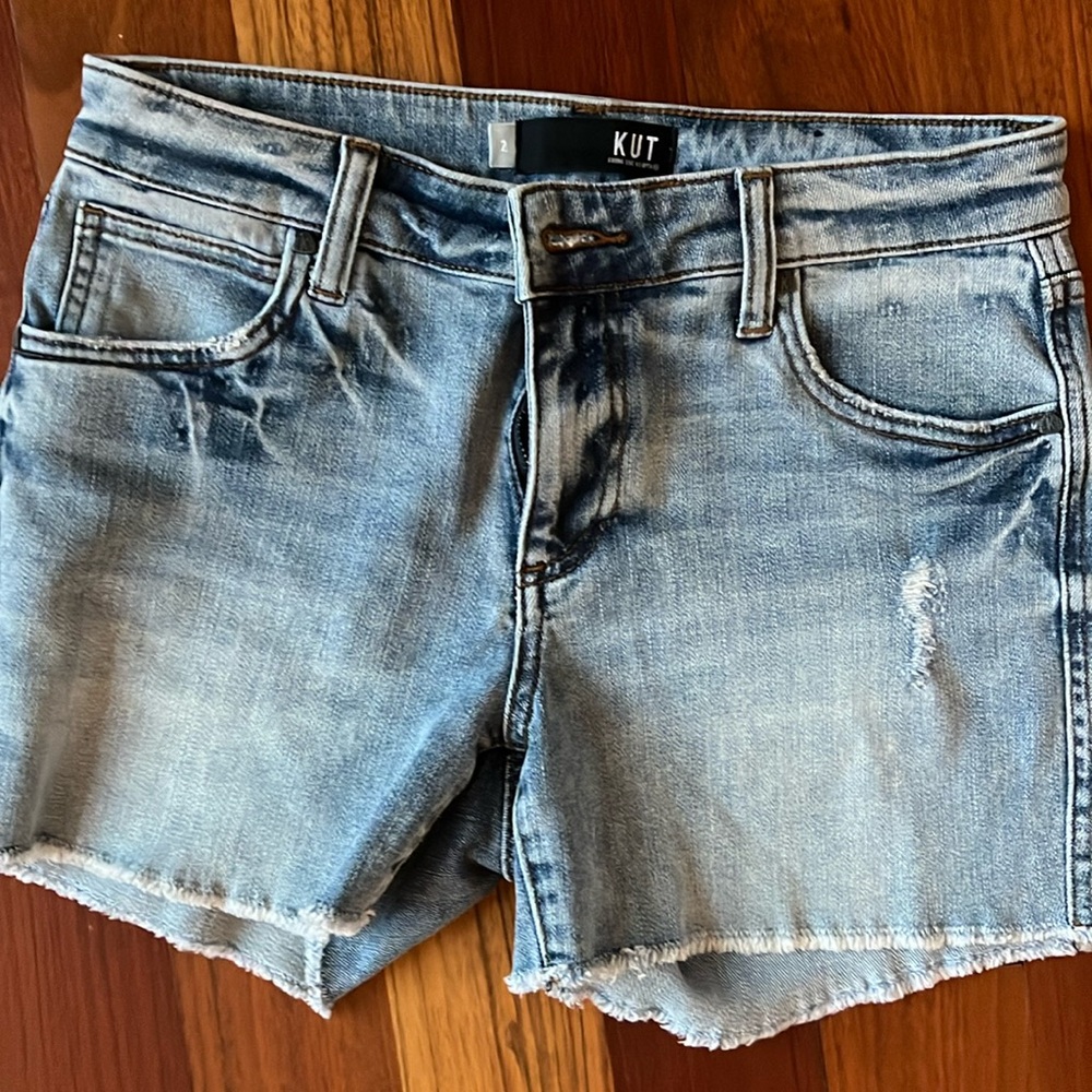 Adorable Jean shorts barely worn